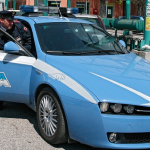 Droga nel reggiseno, rom in manette